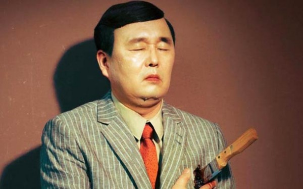 toilet-paper-Maurizio-Cattelan-Pierpaolo-Ferrari-12