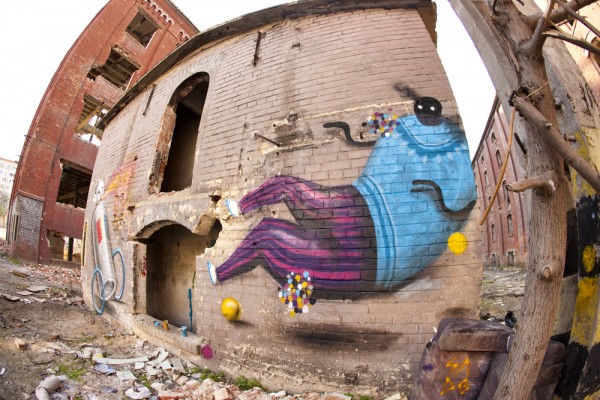 Abandoned_building_Bucharest2