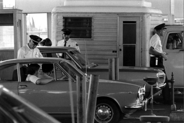 Juxtapoz-LifeDrugWar-11