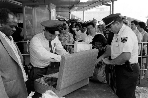 Juxtapoz-LifeDrugWar-13