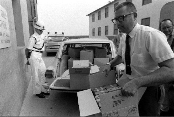 Juxtapoz-LifeDrugWar-24